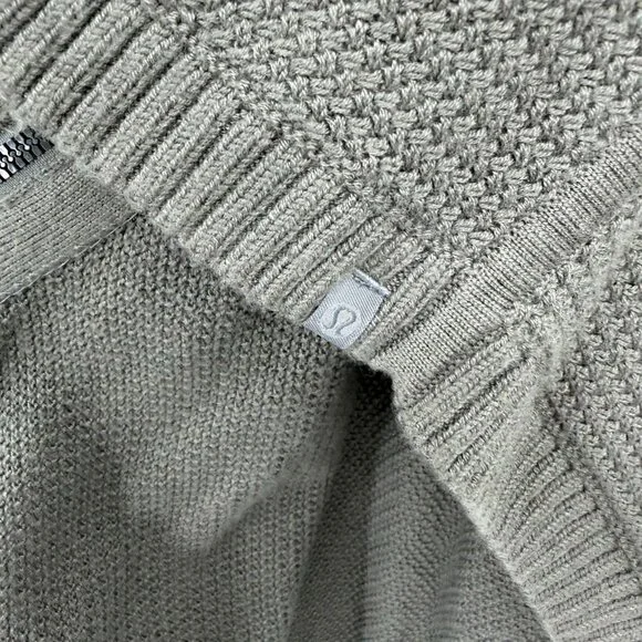 Lululemon On The Go Poncho Grey Sage Women One Size Multifunctional Layering - Picture 4 of 9